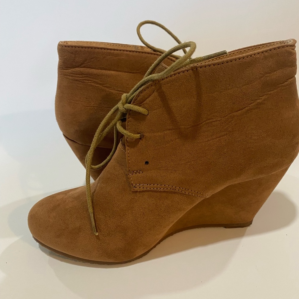 Bella Marie Wedges ,,size 6.5